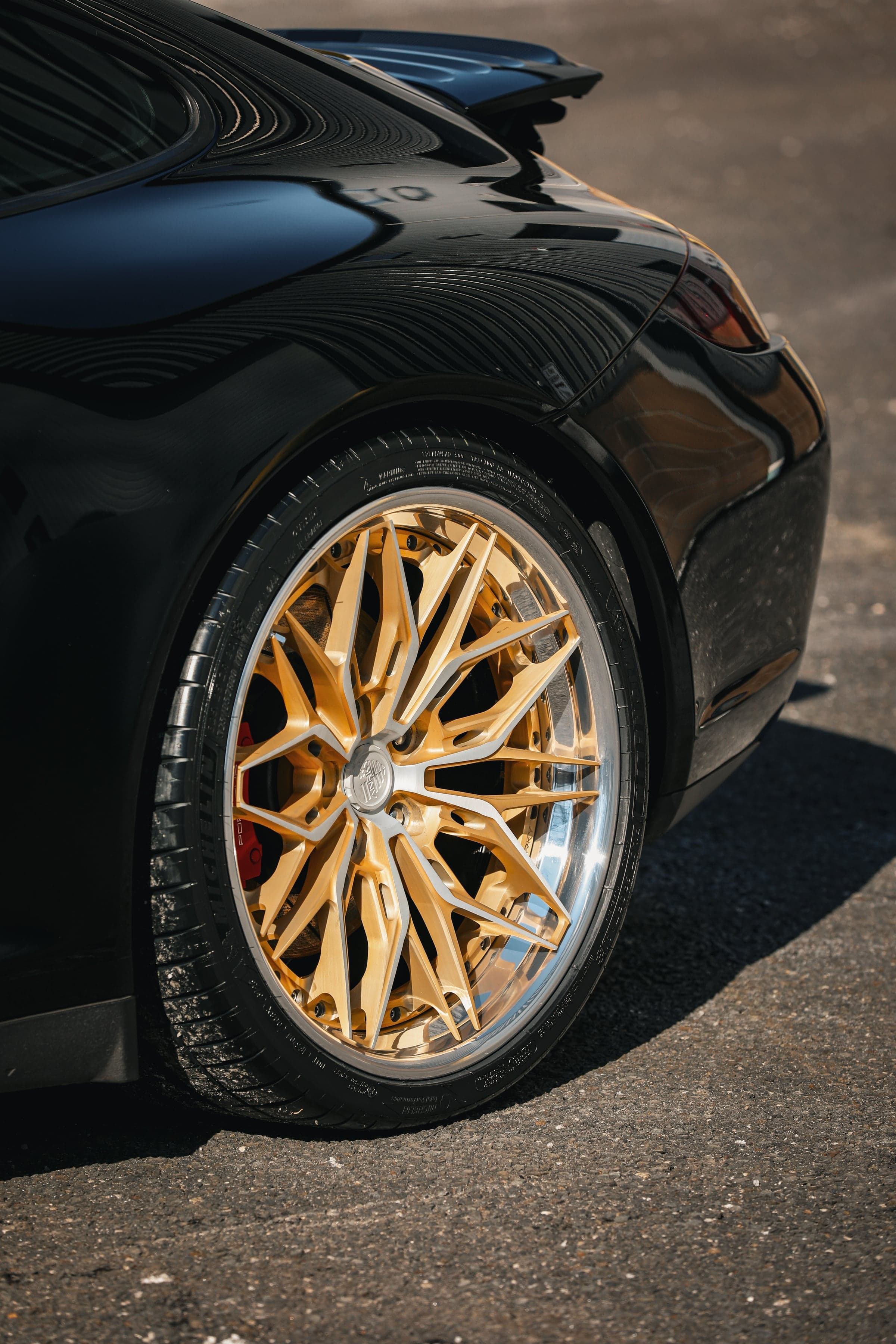 Gloss Carbon Fiber on Porsche 911, one-ppf