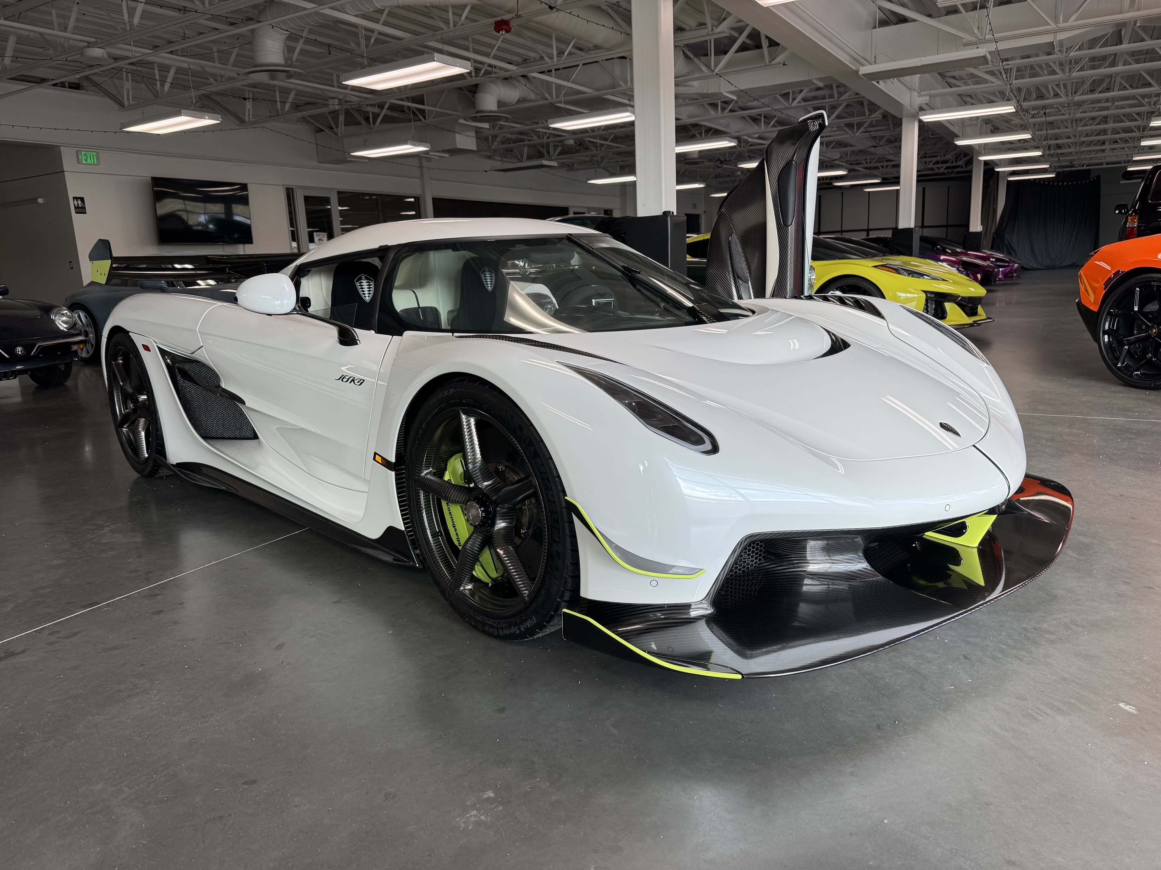 Fluorescent Yellow on Koenigsegg Jesko, Advanced Auto Glass