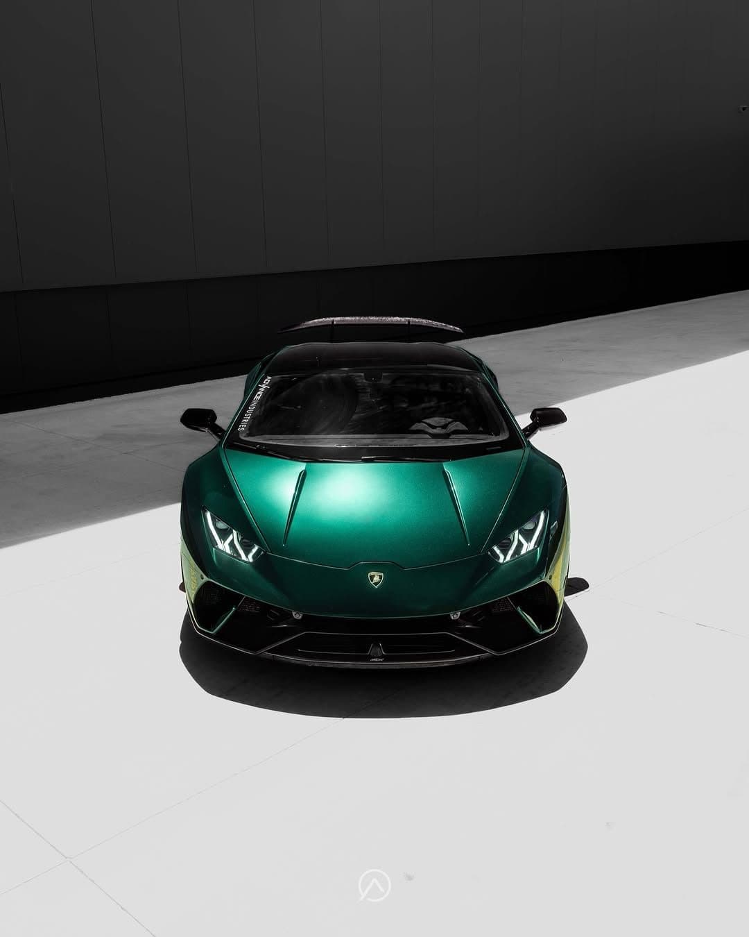 Metallic Jungle Green on Lamborghini Huracan, Advanced Auto Glass