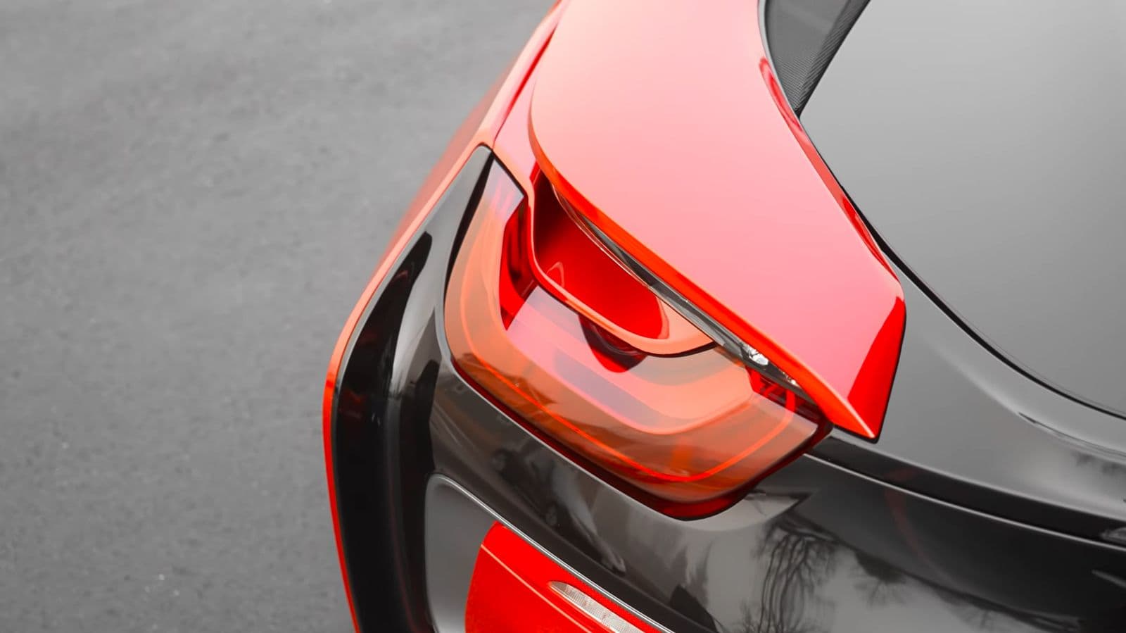 Liquid Cardinal Red on BMW i8, Detail Driven