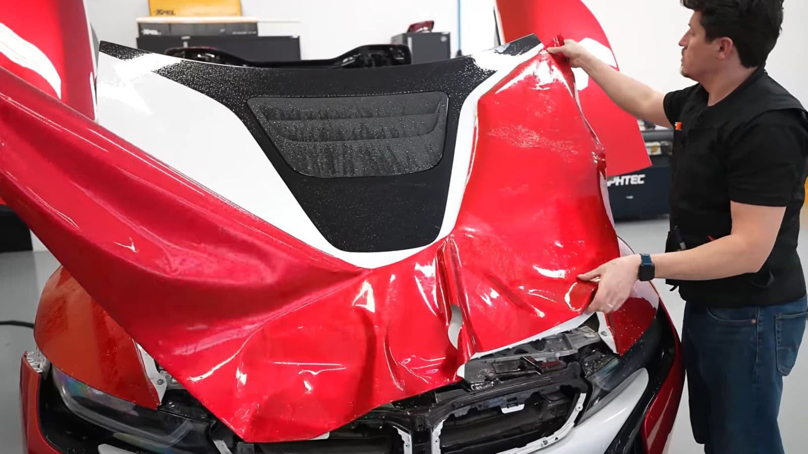 Liquid Cardinal Red on BMW i8, Detail Driven