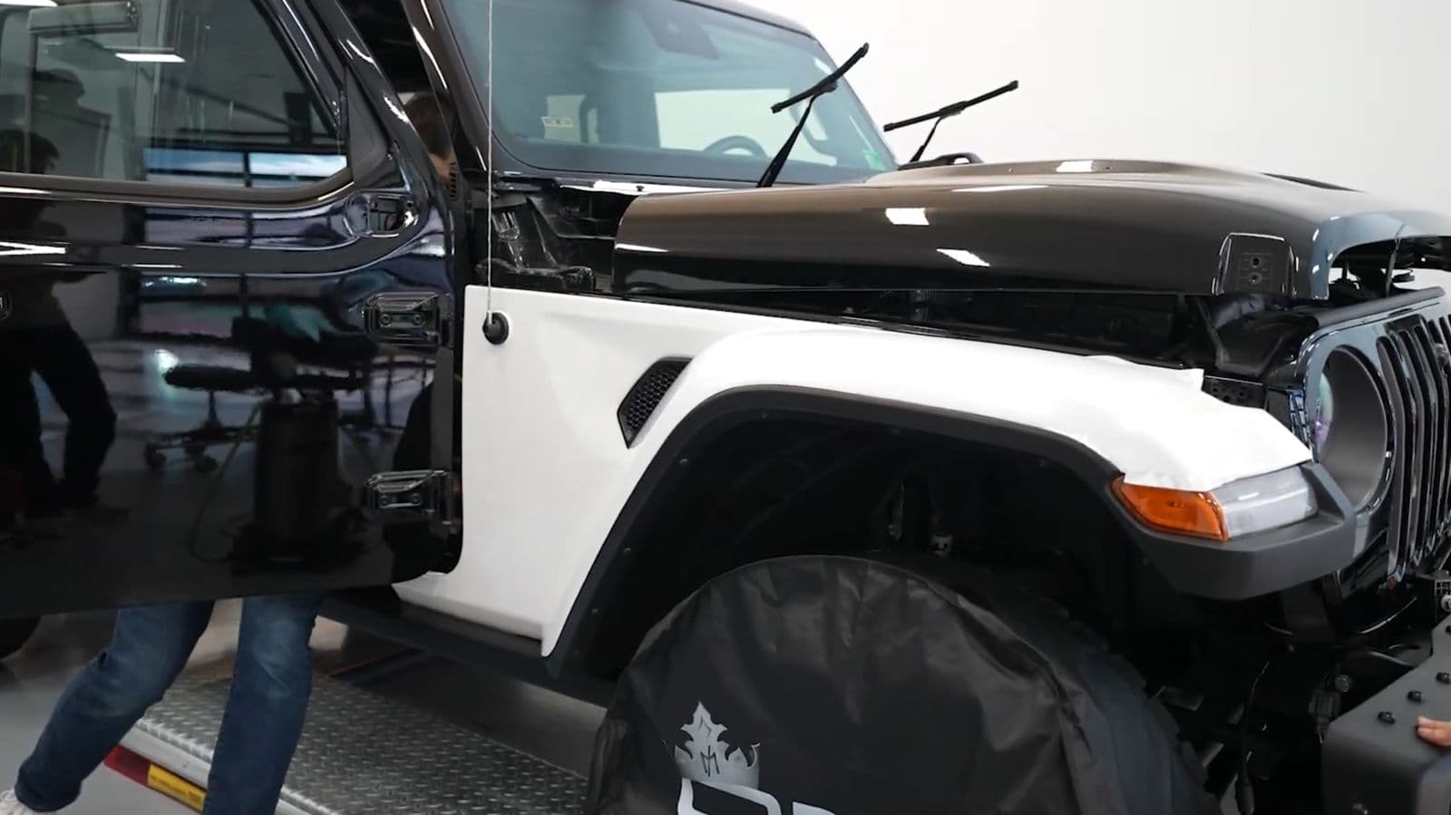 Metallic White on Jeep, Detail Driven