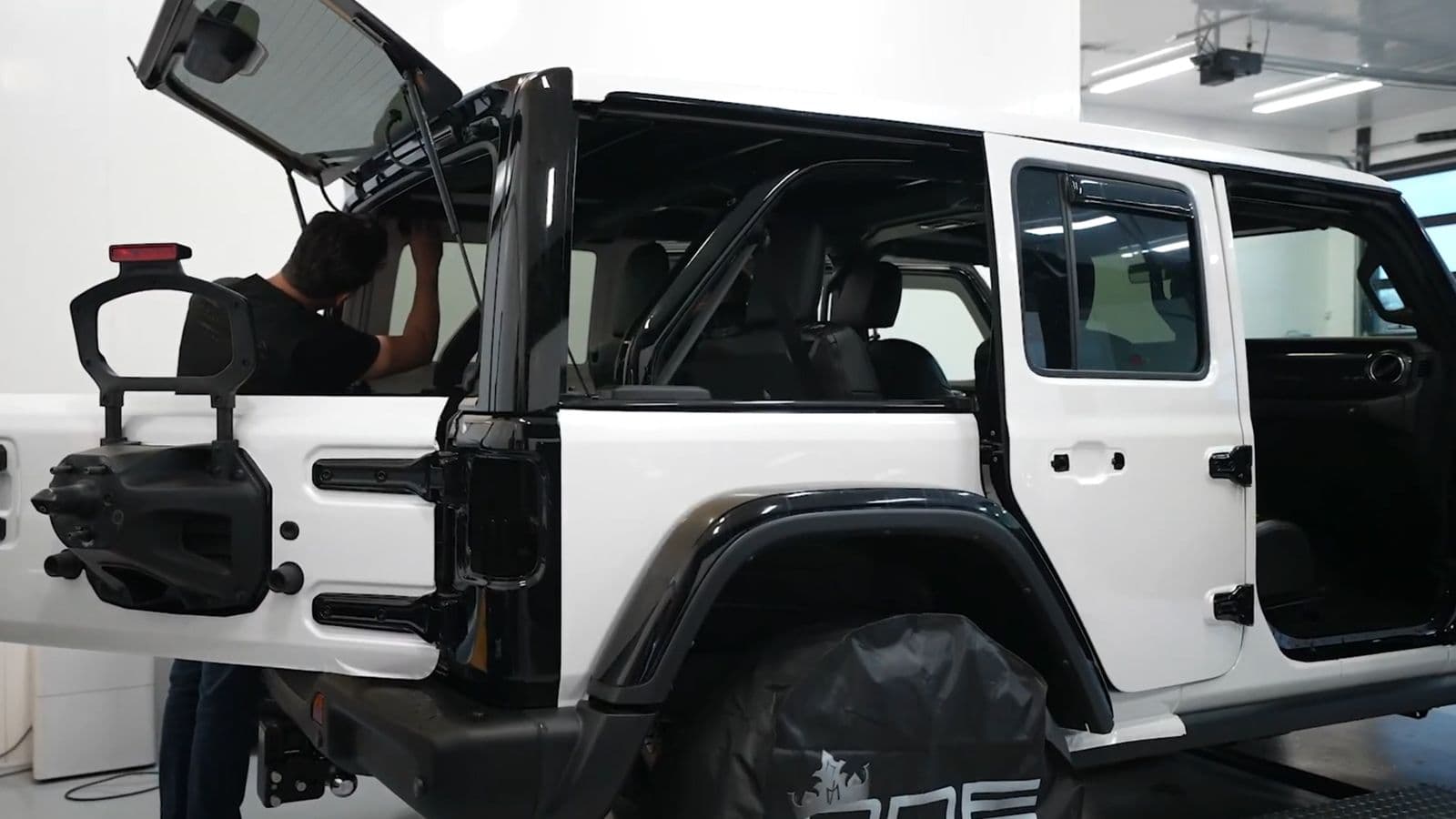 Metallic White on Jeep, Detail Driven