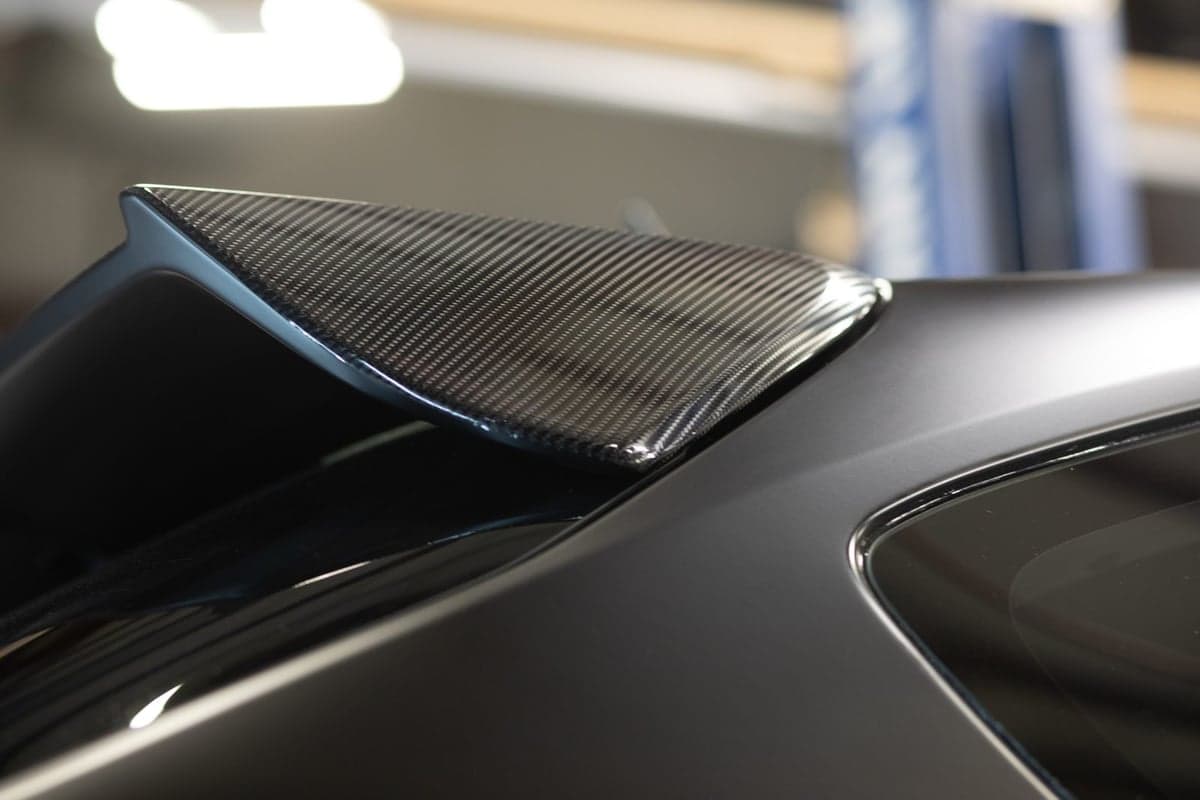 Gloss Carbon Fiber on a Featured Builds