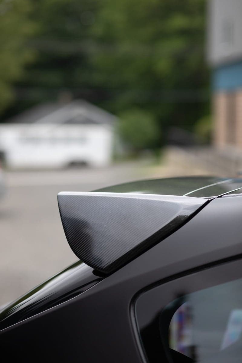 Gloss Carbon Fiber on a Featured Builds