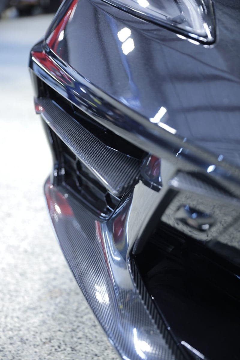 Gloss Carbon Fiber on a Featured Builds